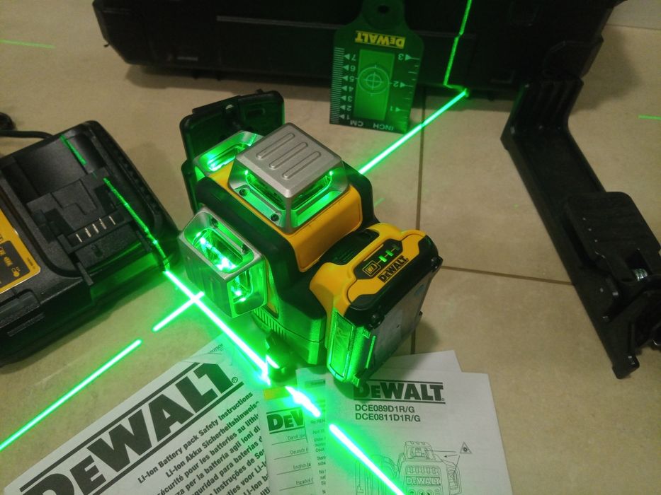 Laser DeWalt DCE 089G, 2025r ,zielony, zestaw