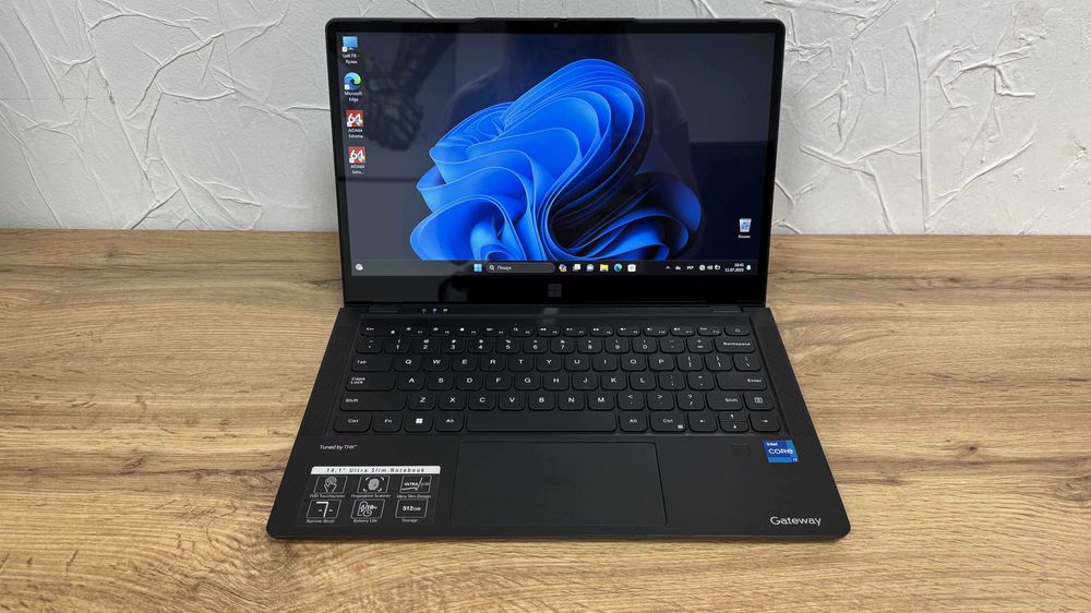 ТОП! ноутбук 10 ядер Intel Core i7-1255U / RAM 8 ГБ / SSD 512 GB