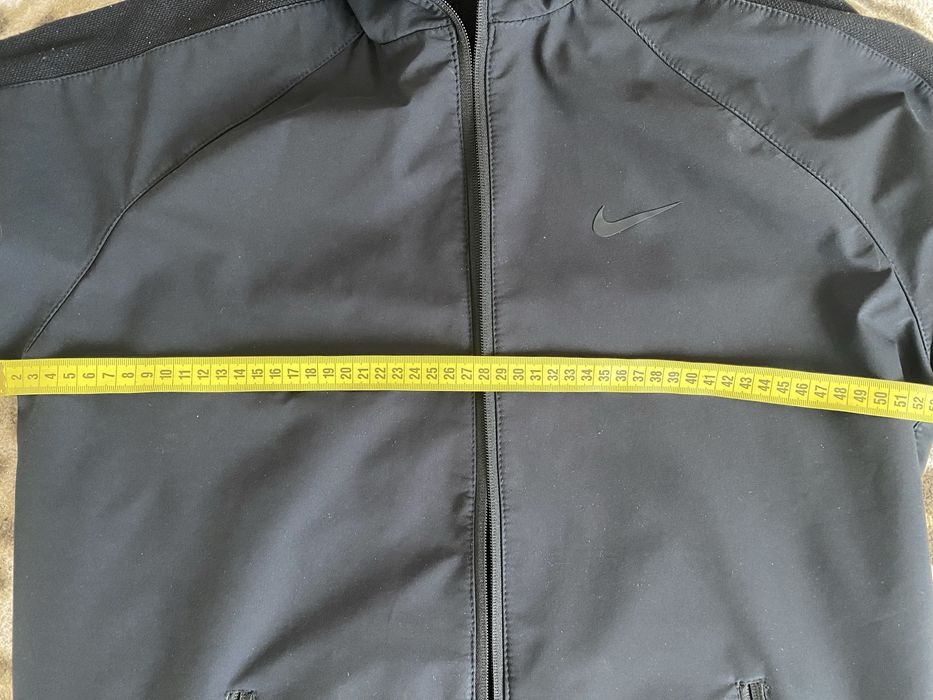 Продам куртку Nike демісезон