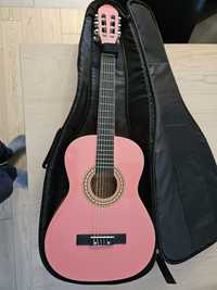 gitara Prima CG-1 dla dziewczynki różowa, pokrowiec, podnóżek