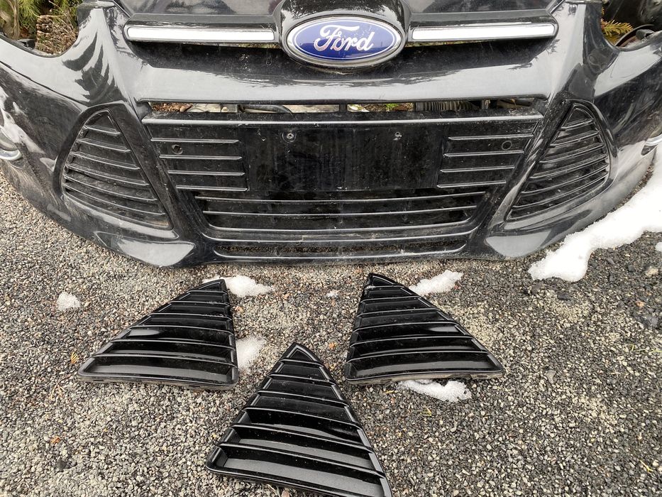 Передні крила праве / ліве Ford Focus mk3 11-18