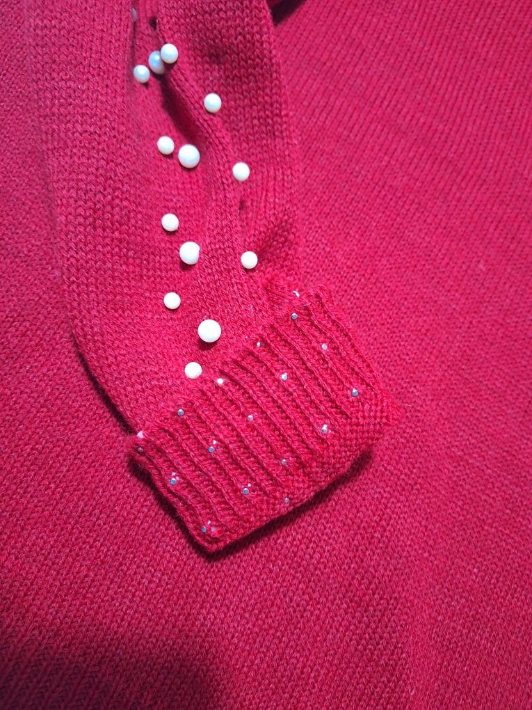 Czerwony malinowy sweter z perełkami S/M