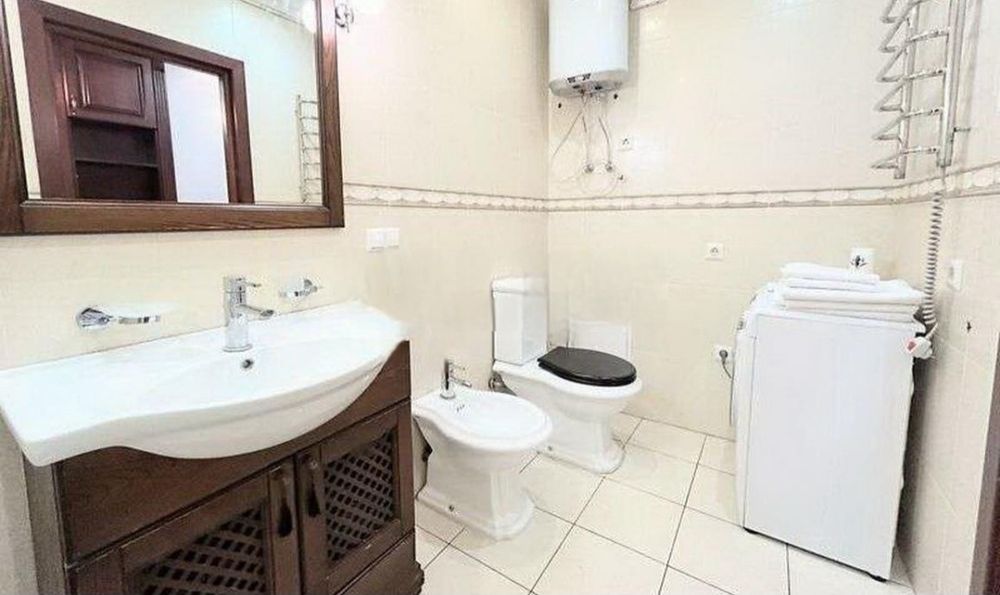 Центр Оренда 2к квартири метро Печерська бульвар Лесі Українки 24