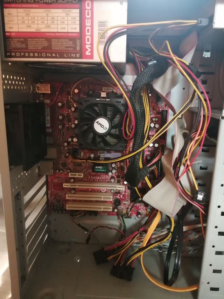 Komputer (AMD Athlon 64 x2, RAM DDR2, 160GB)