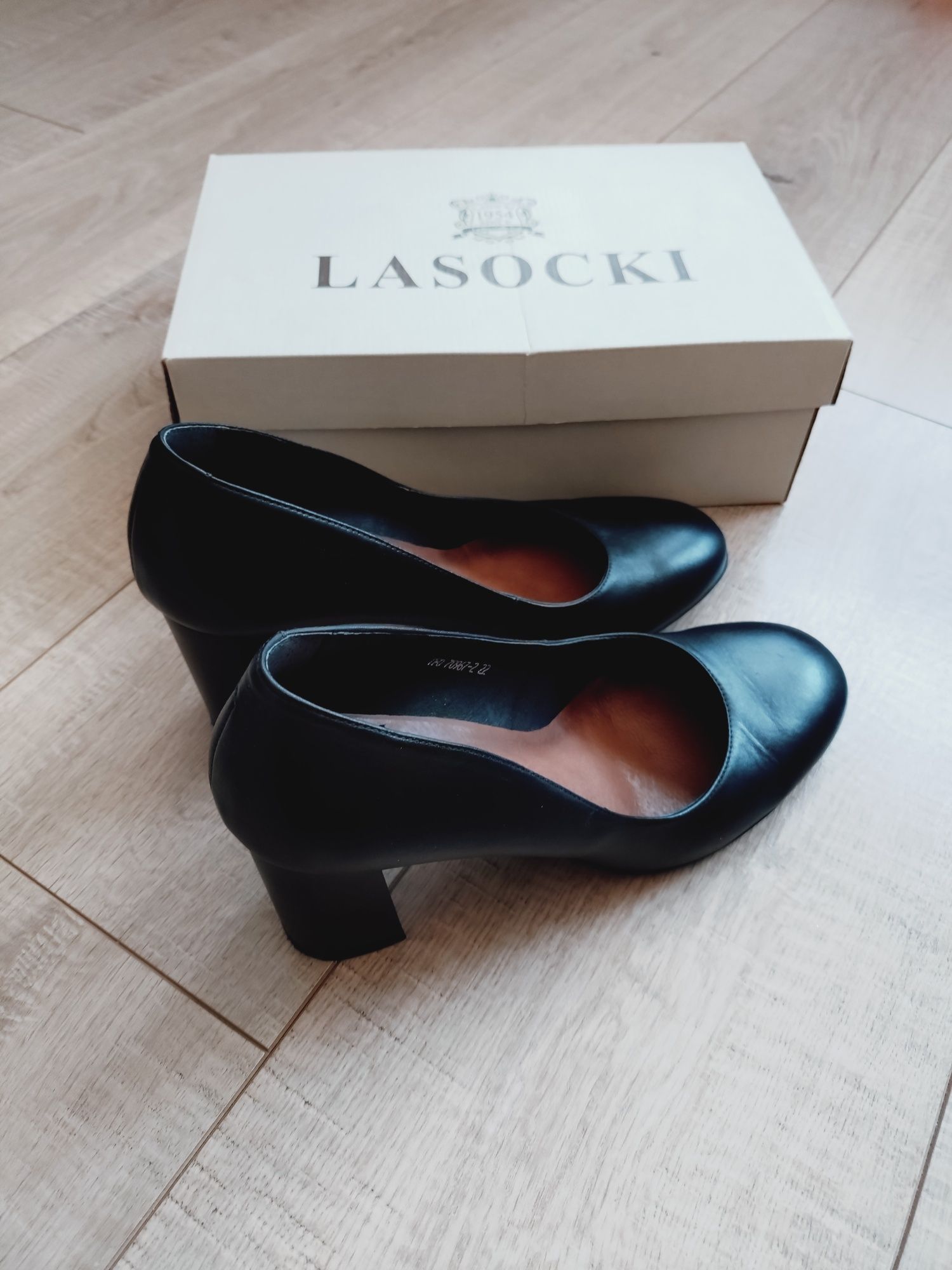 Buty na obcasie damskie Lasocki czółenka rozmiar 40