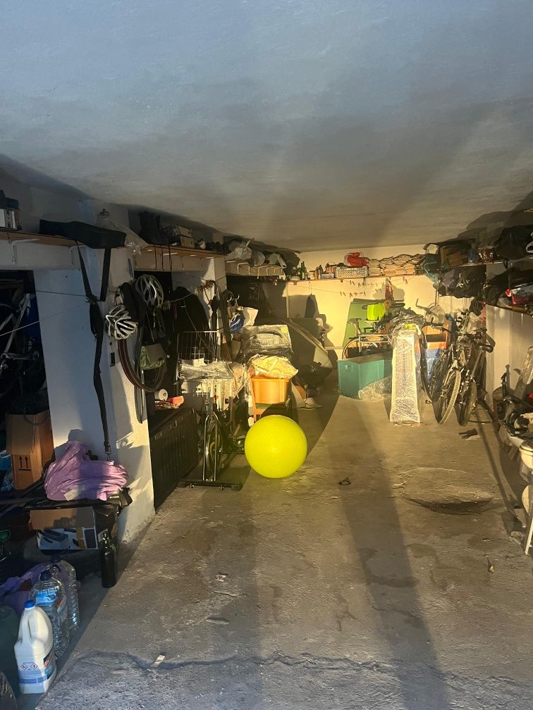 Garagem com  65 m2