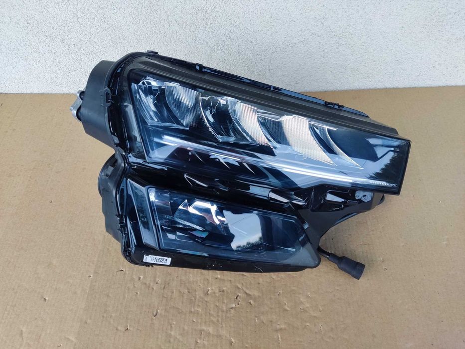 Lampa przód przednia prawa SKODA KAROQ LIFT 21- FULL LED ORYG IDEALNA