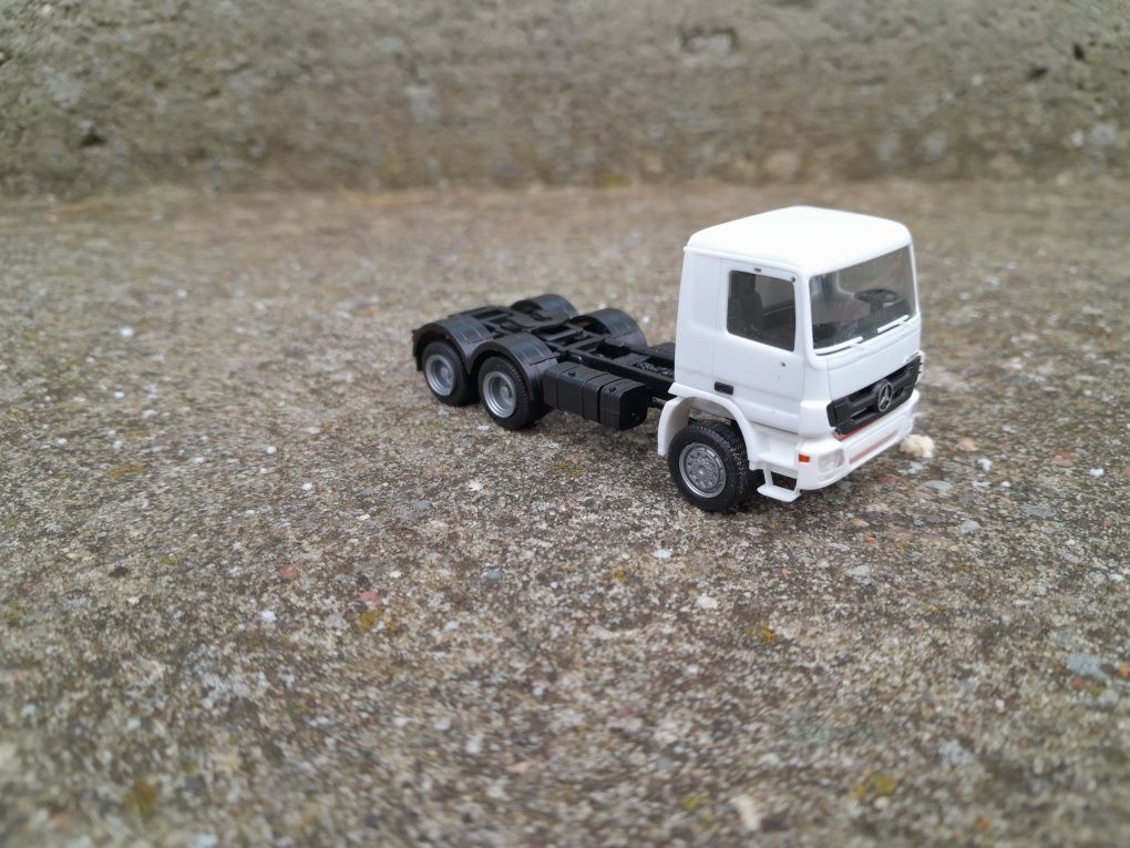 Mercedes Actros mp3 Herpa h0 1:87