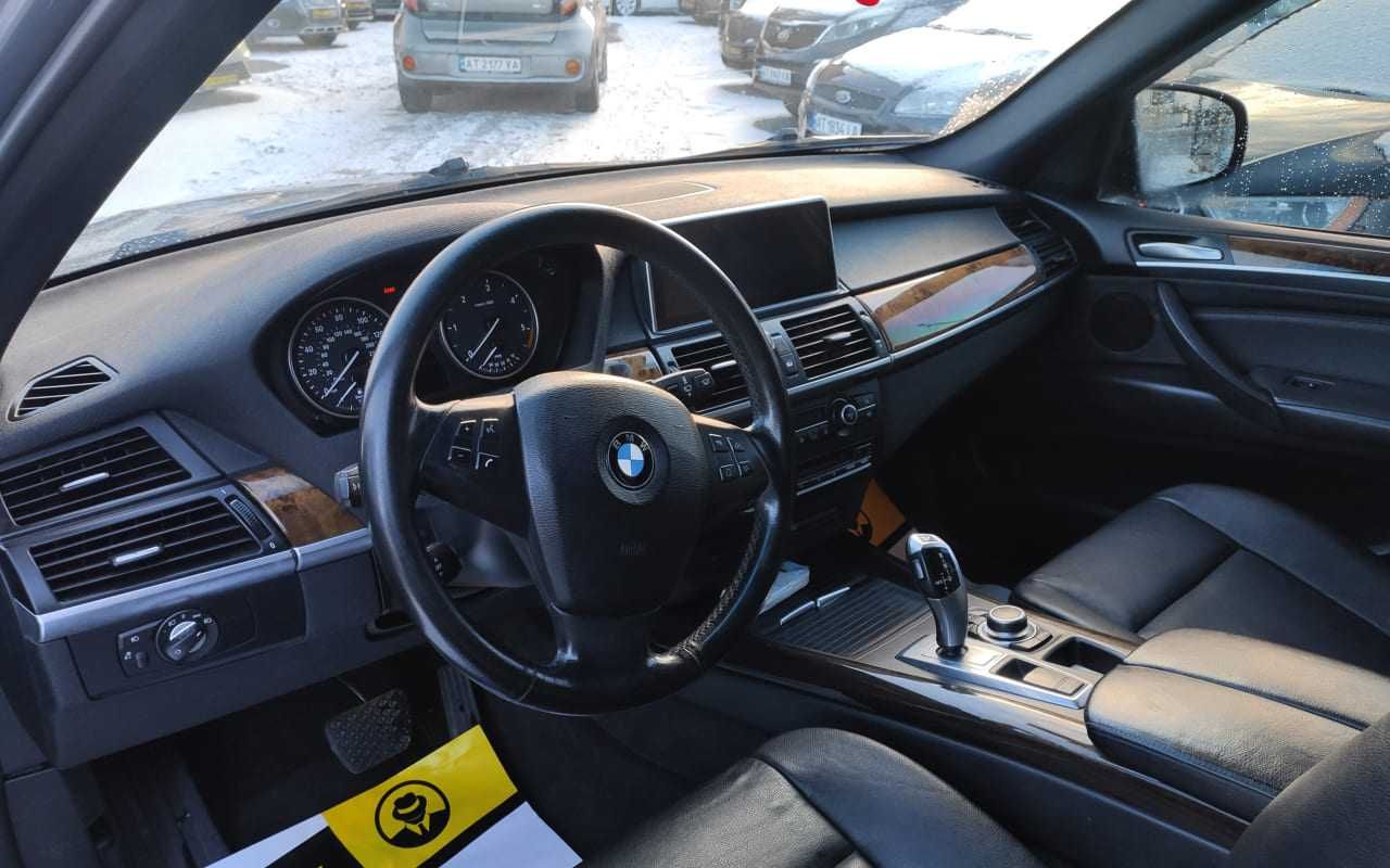 BMW X5 2011 року