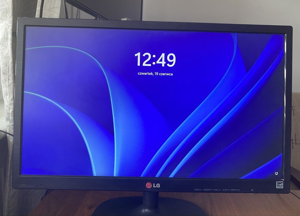 Sprzedam komputer do gier z monitorem