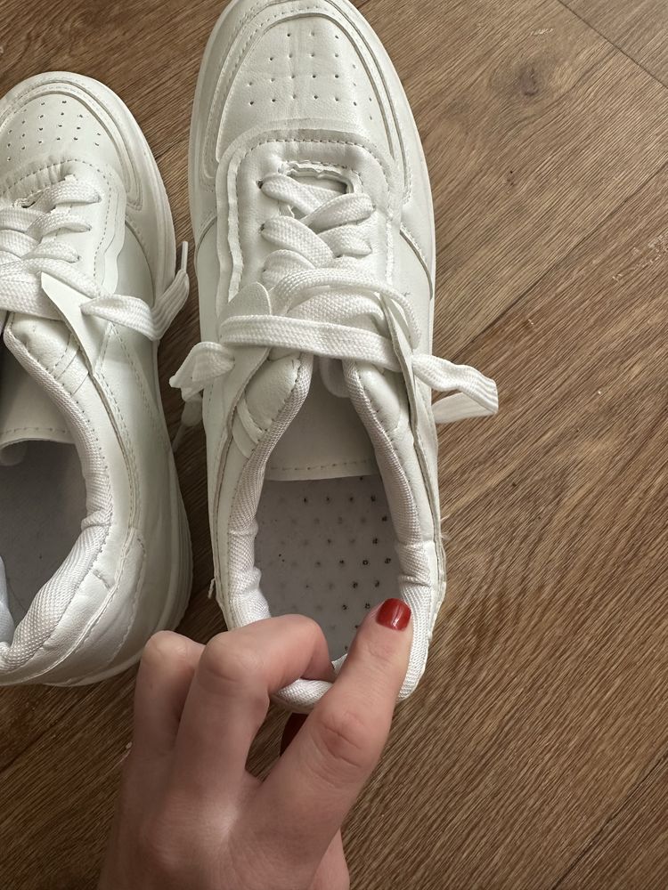 Новые белые кроссовки кеды 37-38р