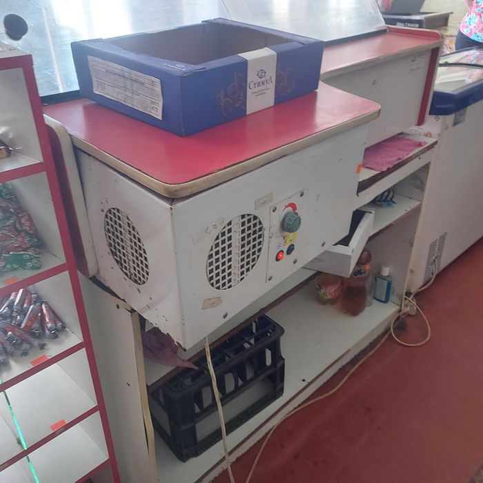 Холодильна вітрина