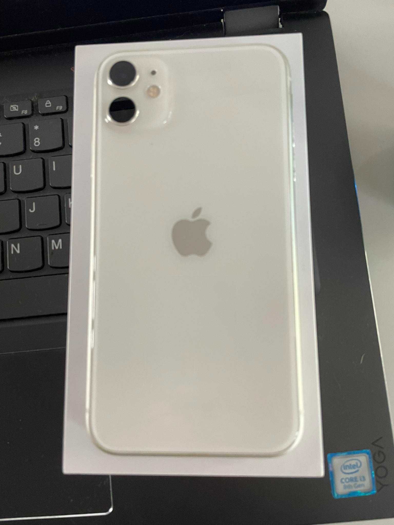 iPhone 11 biały-