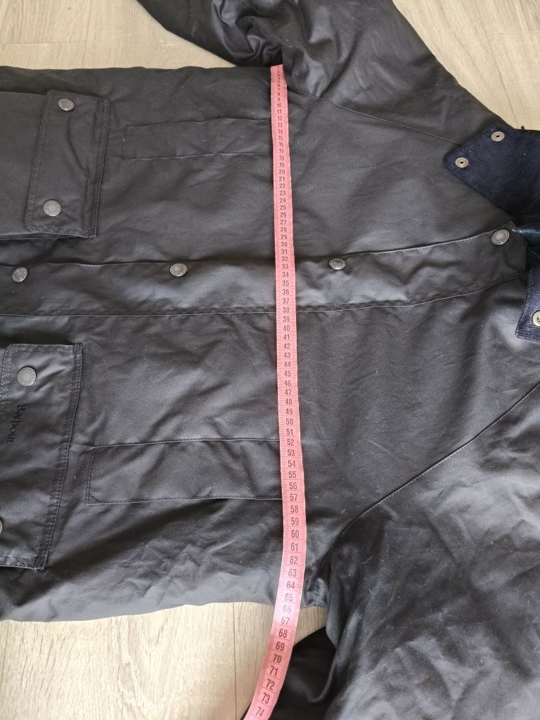 Ваксована куртка від Barbour. Розмір L.