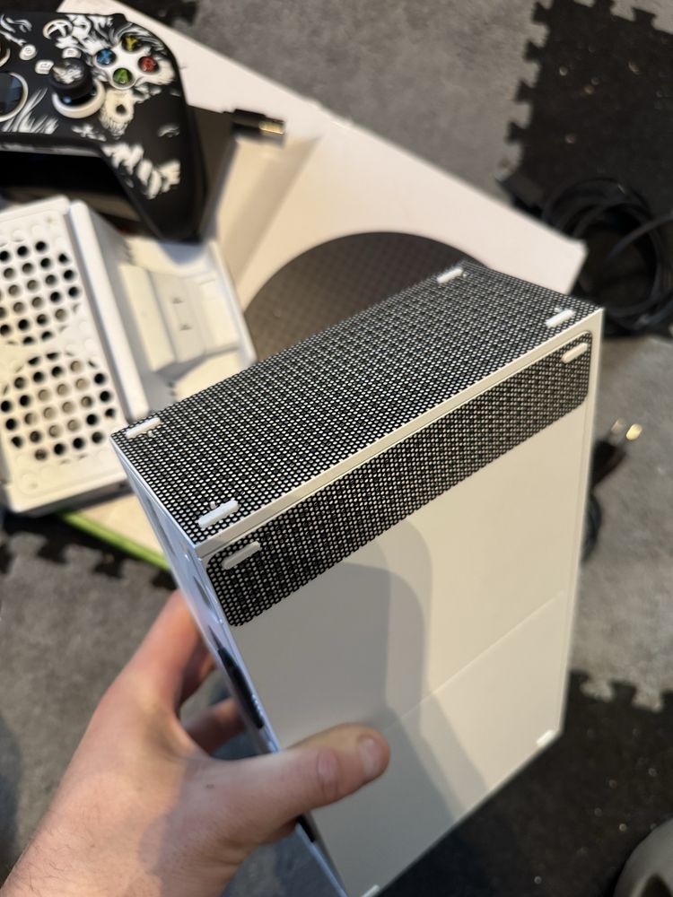 Xbox Series S + dysk+ podstawka chlodzaca ze stojakami na pady