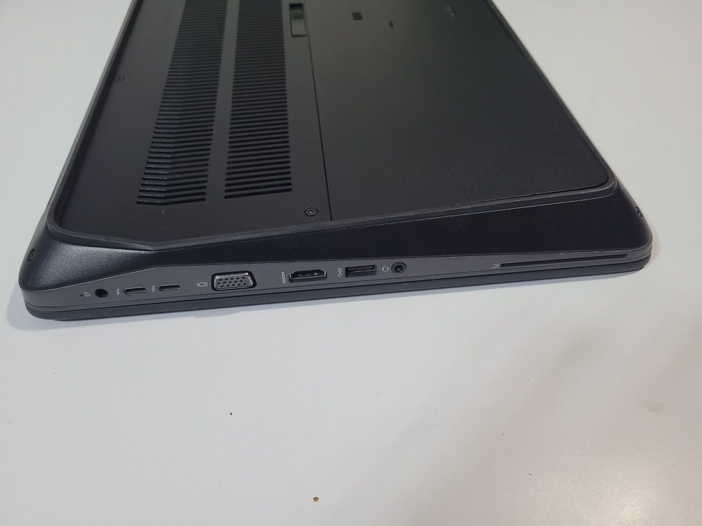 HP ZBook 17 G4 17.3 E3-1535M V6/32GB/512GB SSD/Nvidia Quadro P4000 8GB