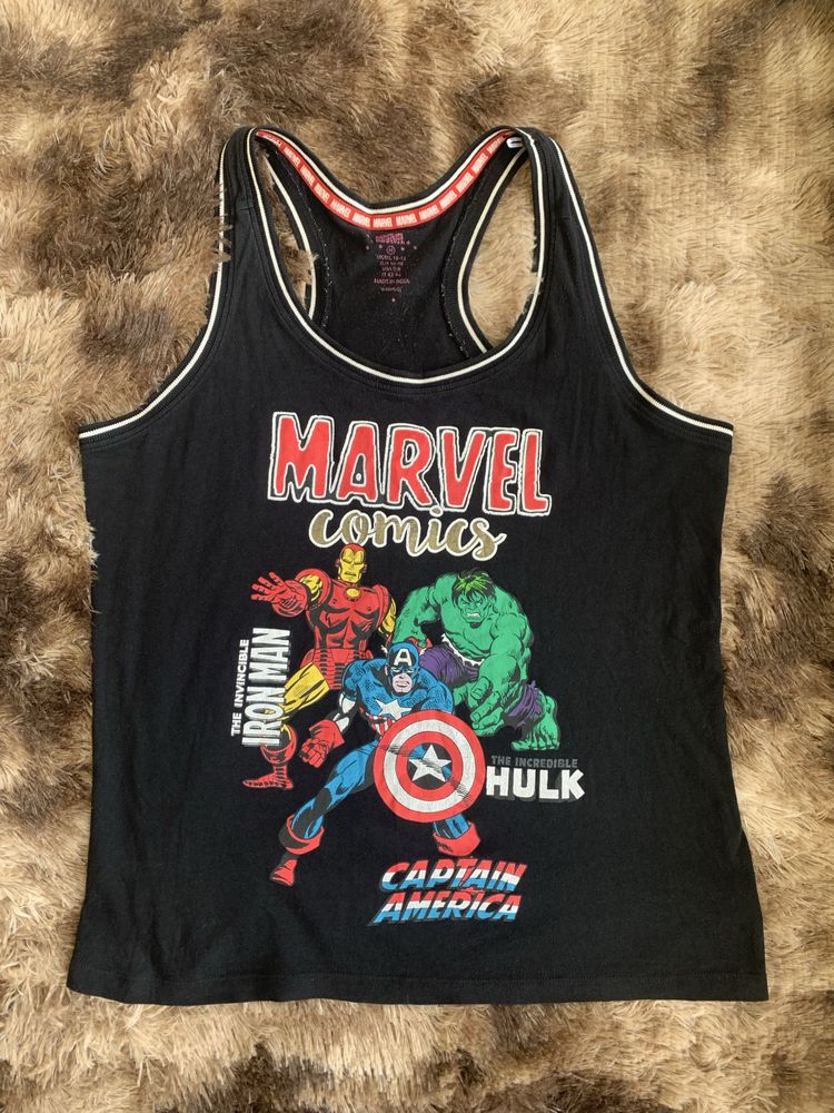 Майка Marvel Comics – стиль і сила супергероїв!