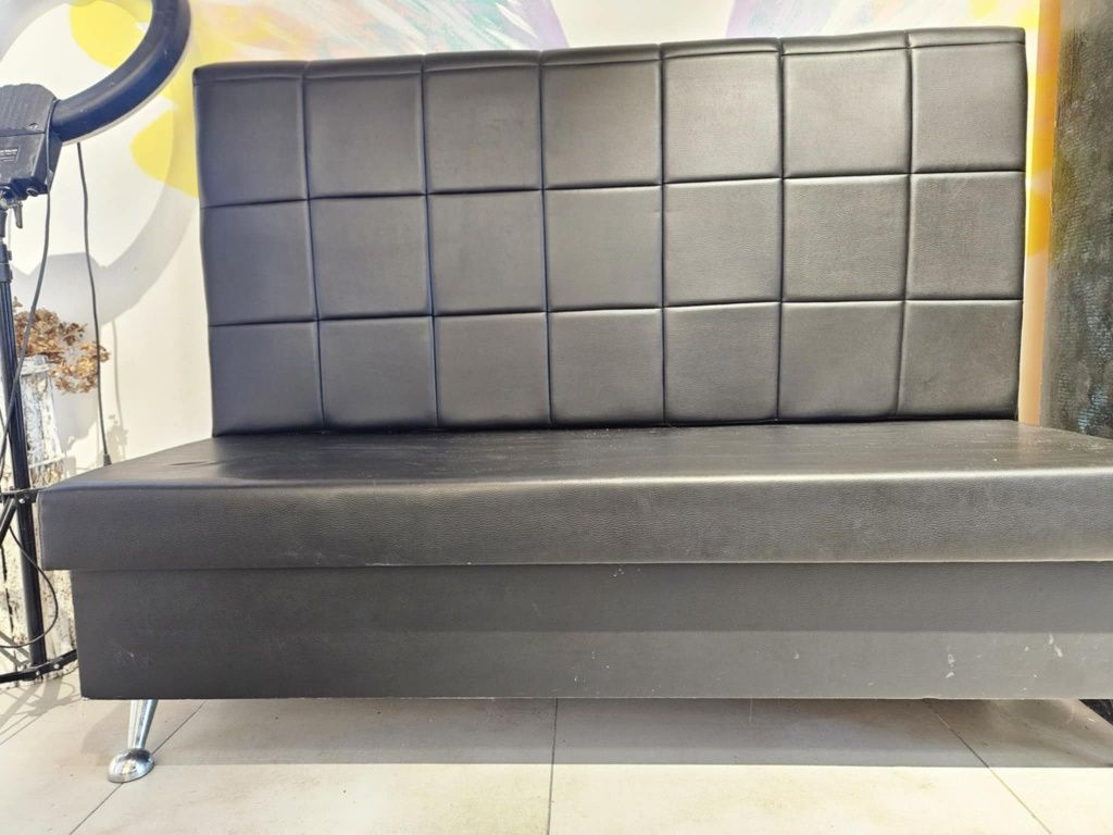 Sofa czarna eko-skóra