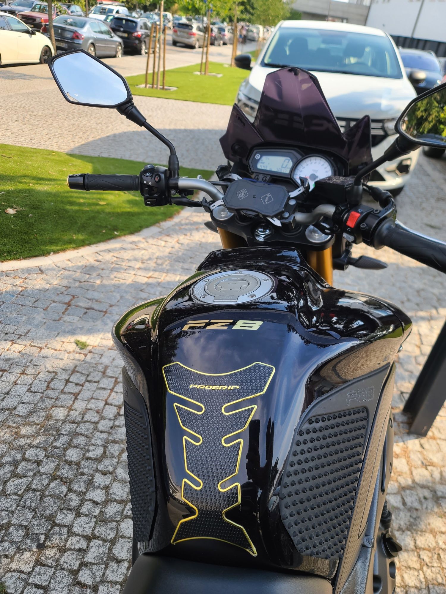 Yamaha FZ8 (Fazer 800)