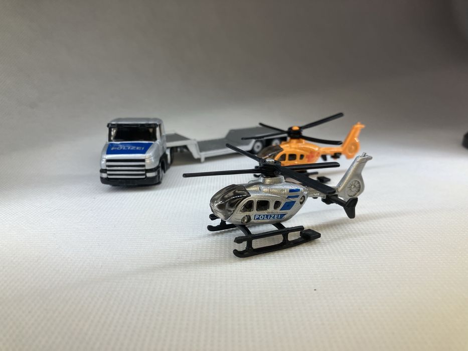 Resorak Scania plus dwa helikoptery Siku