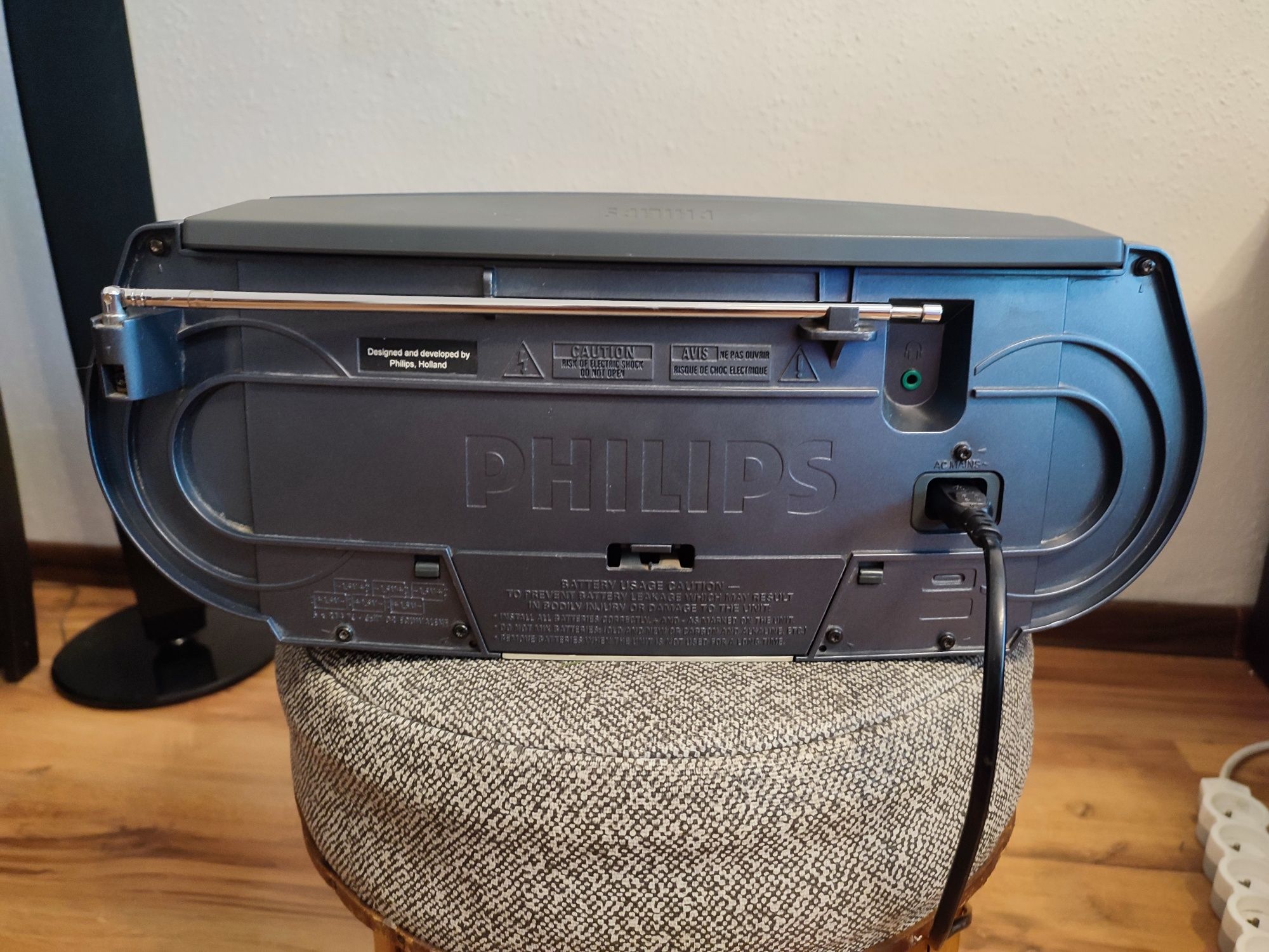 Sprzedam radio Philips z pilotem.