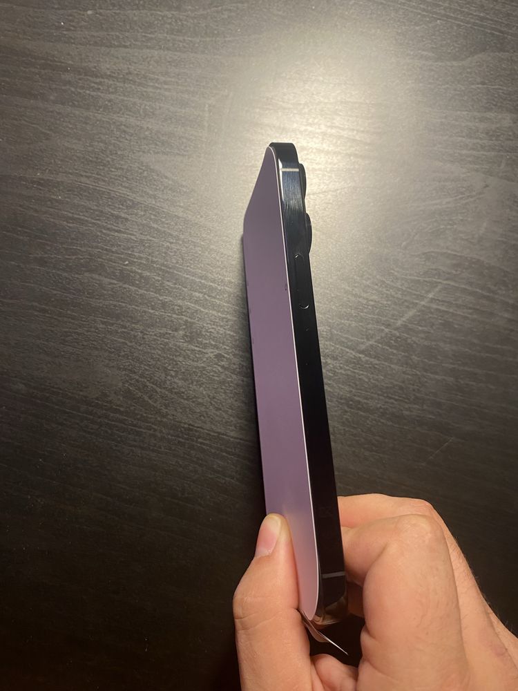 Iphone 14 pro max com os plasticos