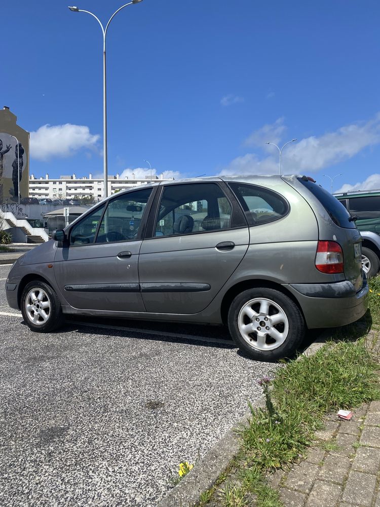 Renault Megane Scenic