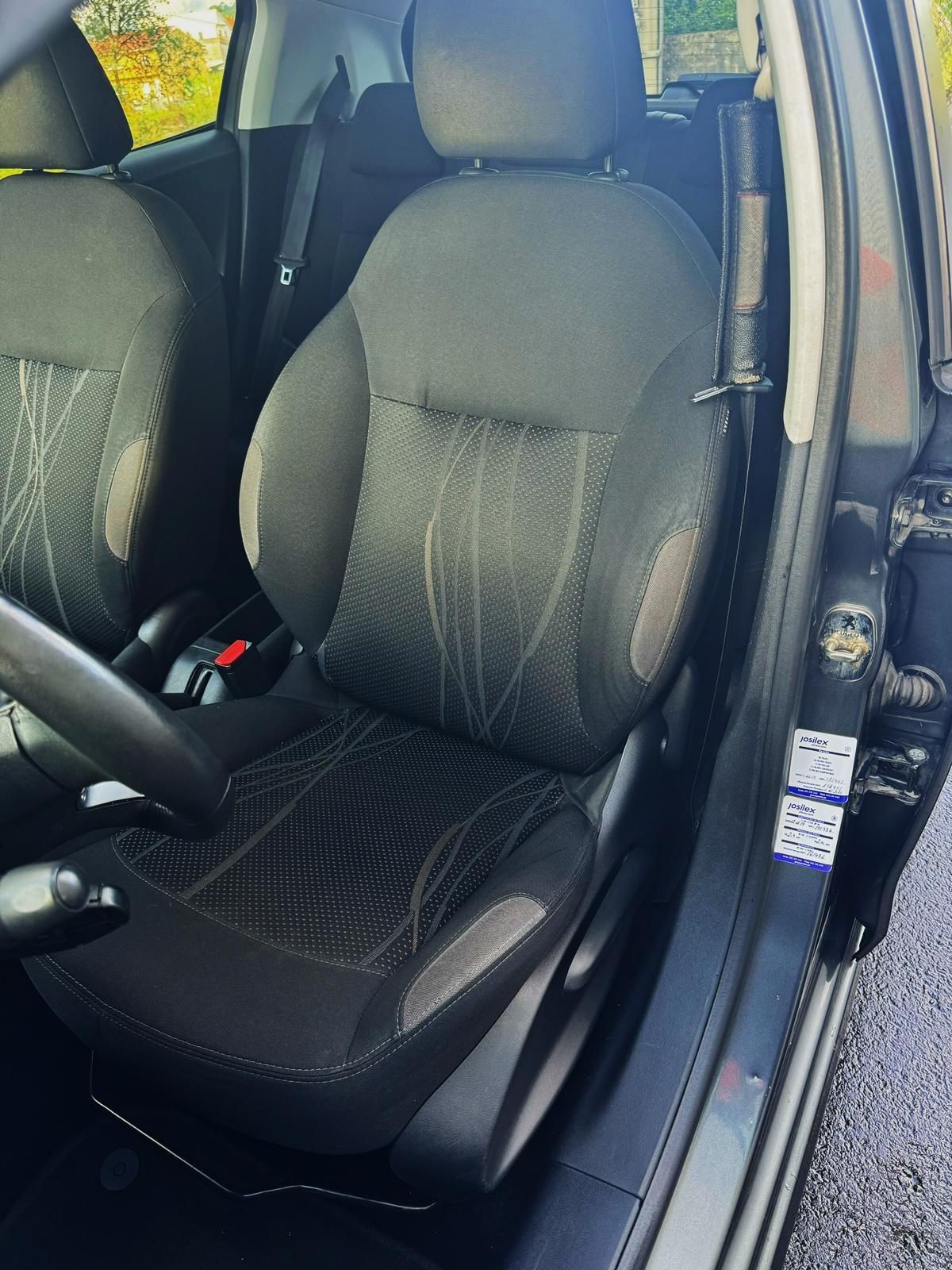 Peugeot 208 Hatchback 1.4 HDi