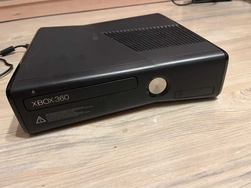 Konsola XBOX 360 250GB Stan Bardzo Dobry