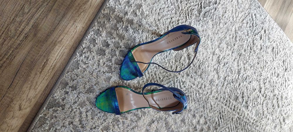Sandały na szpilce