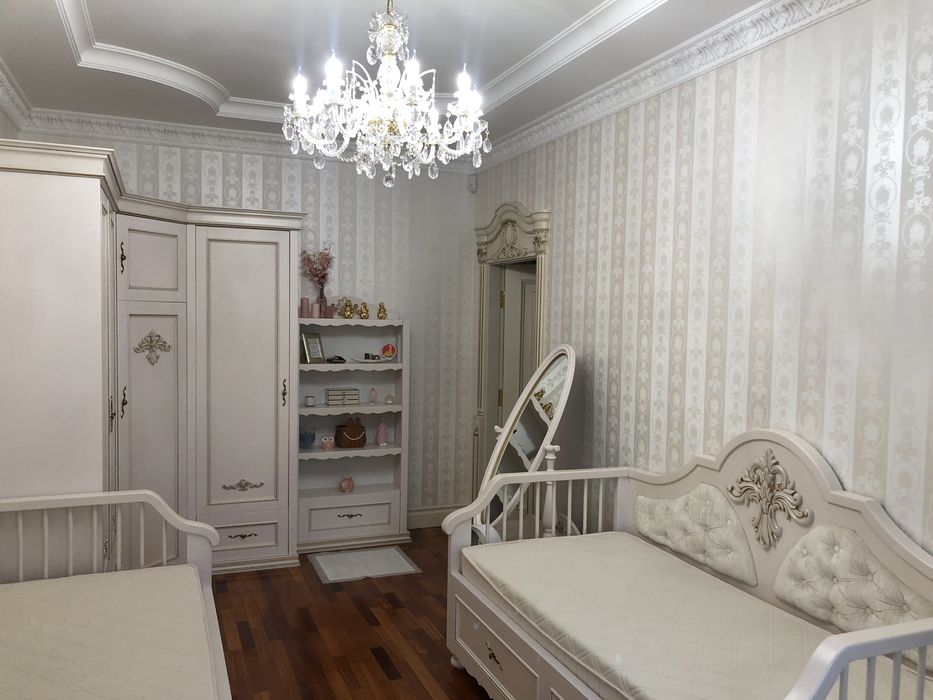 Продаж будинку та 18 соток землі