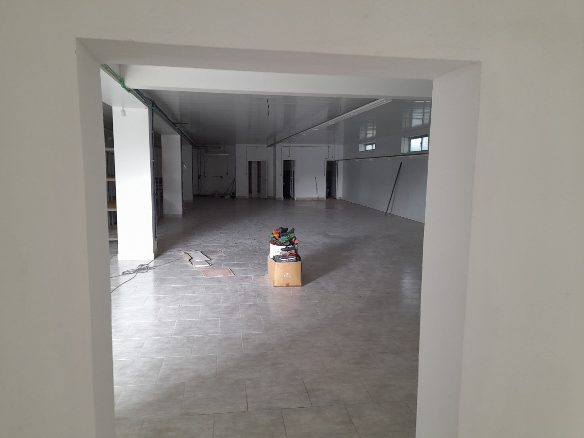 Arrendo pavilhao com 350m2