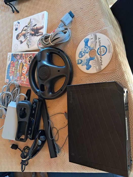 Consola Nintendo Wii Preta com Comandos e Jogos".