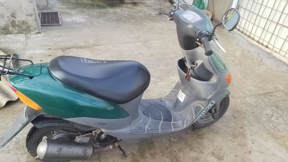 Продам скутер сузуки летс в отличном состояние полностью рабочий