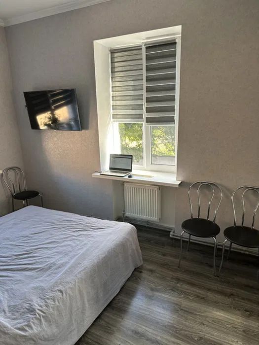 Продам трикімнатну квартиру на Миколаївці.