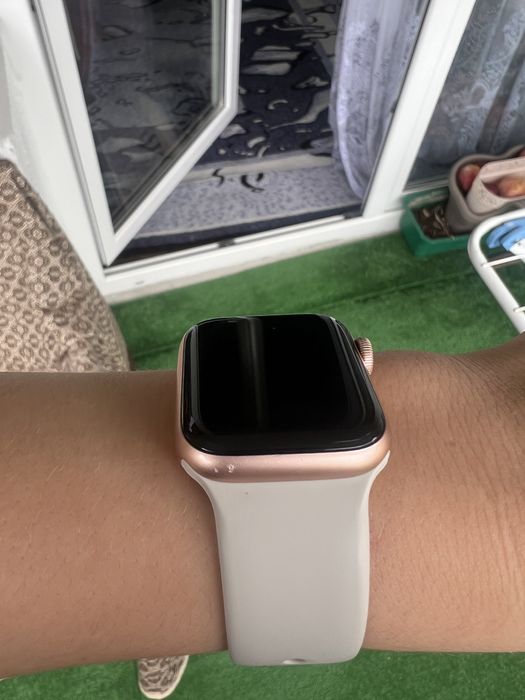 Zegarek apple watch SE