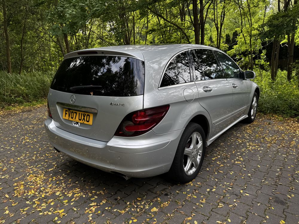 Anglik Mercedes R320 CDI