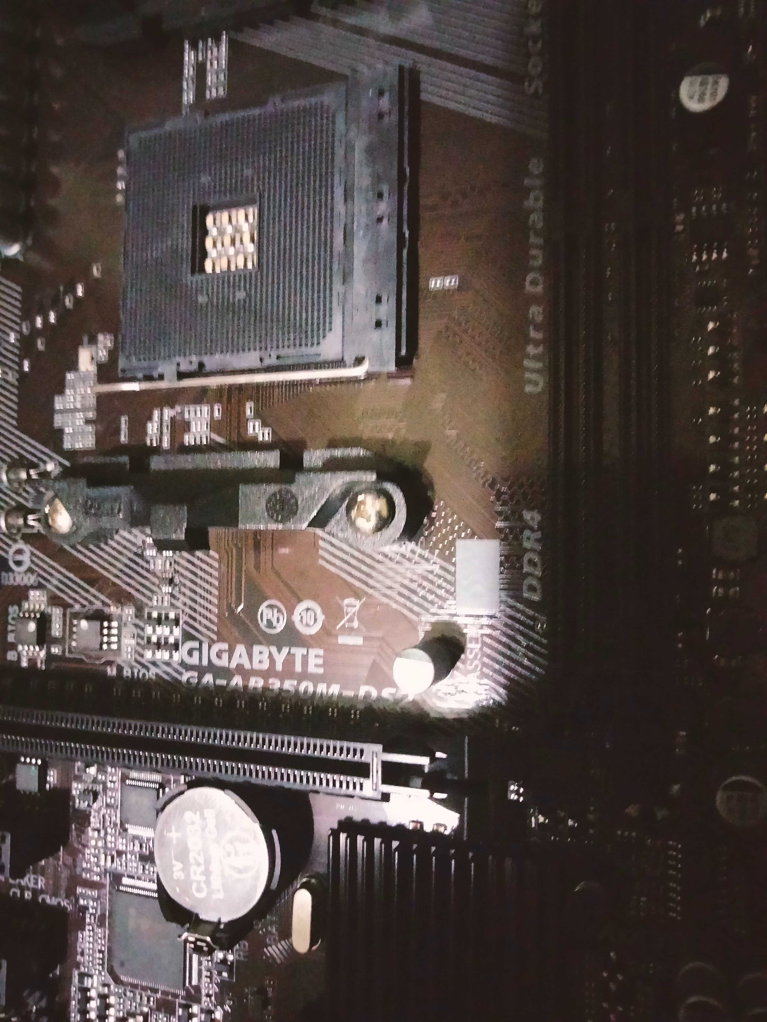 Материнская плата Gigabyte GA-AB350M-DS2