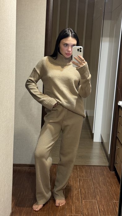 Вовняний костюм Estro