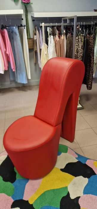 Sofá em forma de sapato