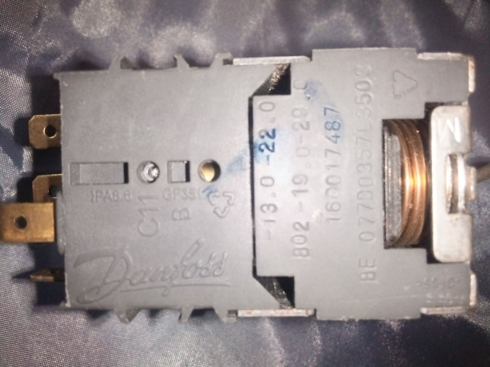 Терморегулятор капілярний Danfoss PA6,6 GF35