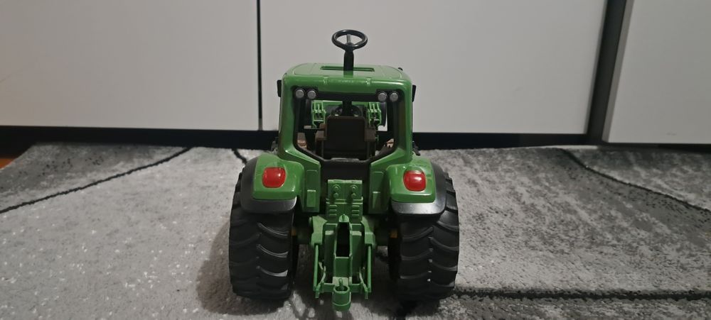 Zabawka Bruder Traktor.