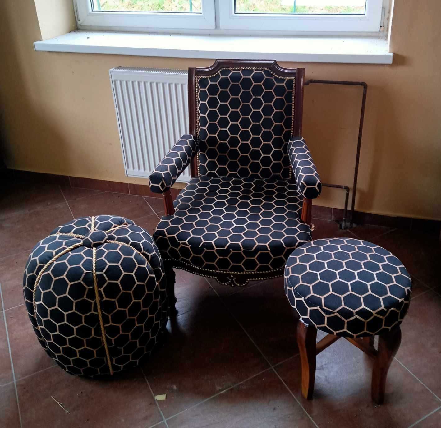 Fotel, podnóżek, siedzisko, po renowacji