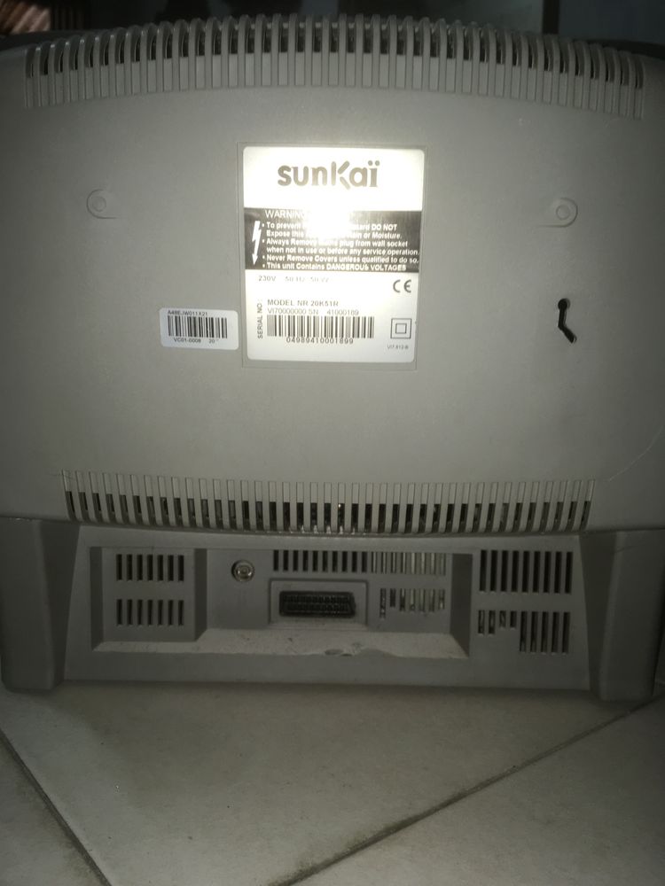 Televisor Sunkaï 50 cm com Comando