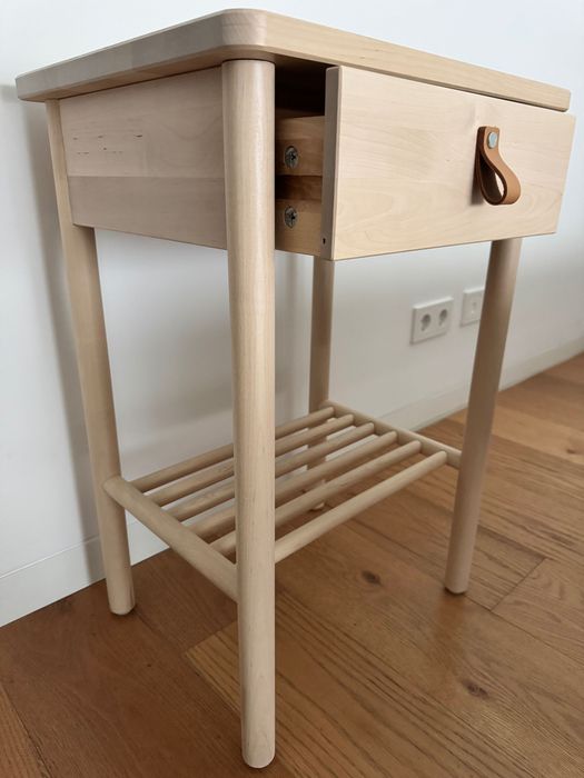 Quarto casal (cama+estrado+colchao+mesas cabeceira)