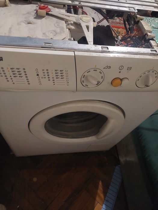 Стиральная машинка Zanussi