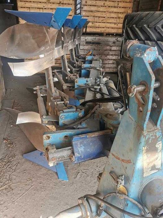 Pług obrotowy 4 skibowy Overum