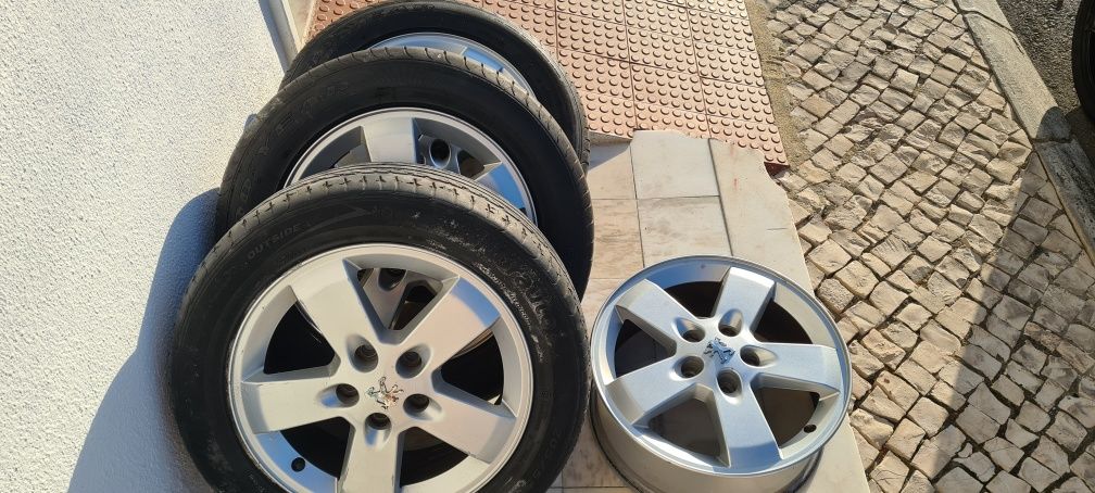 Vendo 4 jantes R16  5/108 com 2 pneus semi-novos