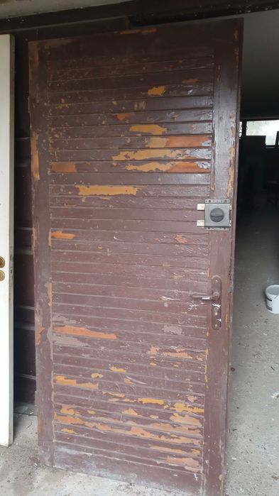 Drzwi zewnętrzne drewniane