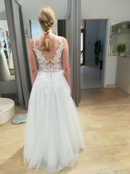 Suknia ślubna w kształcie litery A